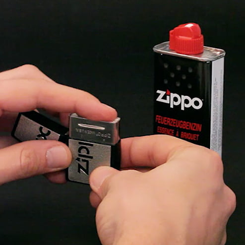 Recharger briquet zippo étape 4