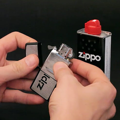 Recharger briquet zippo étape 5