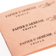 Zoom gros plan détaillé du véritable Papier D'arménie