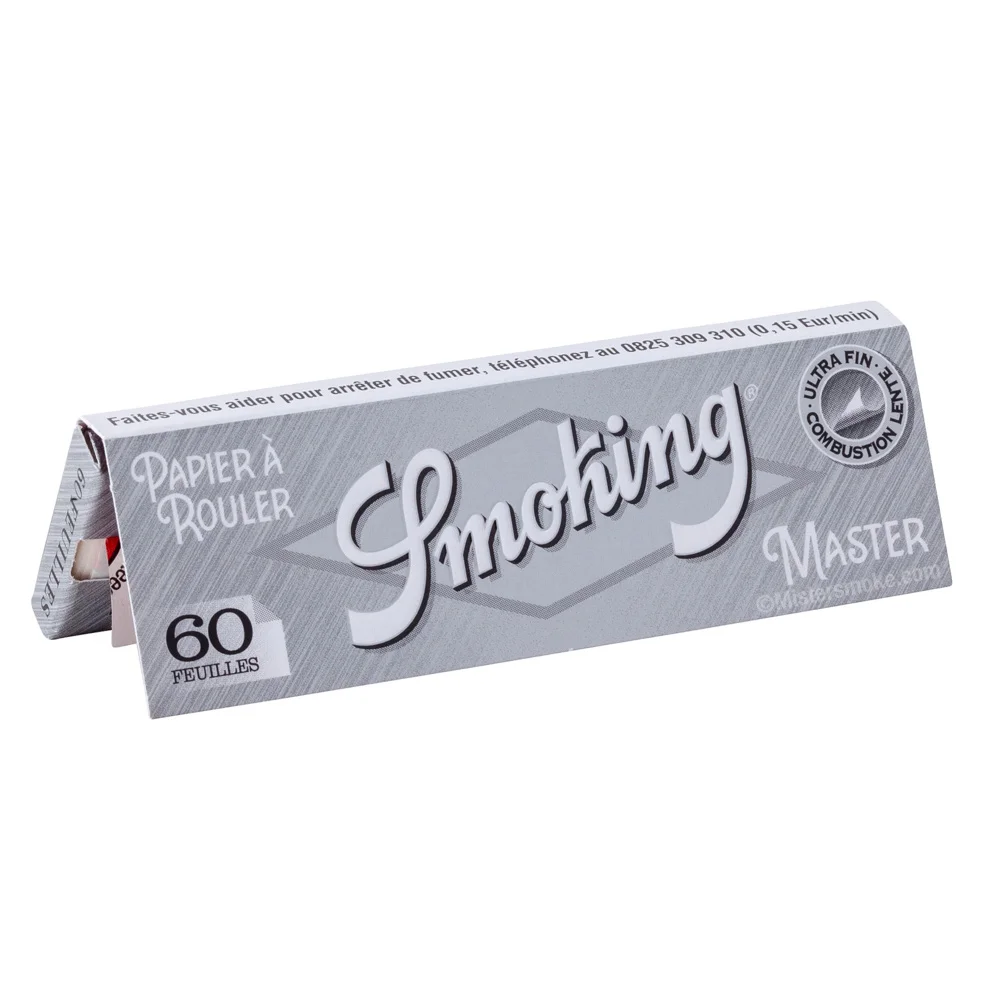 Carnet Smoking Regular Master n°8, 60 feuilles à rouler ultra-fines, format court pour un roulage précis et discret, papier de haute qualité.