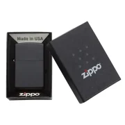 Zipo noir dans un coffret