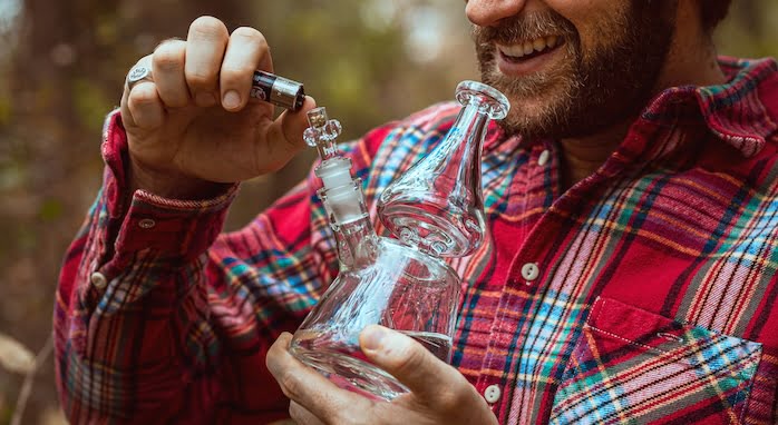 3 reasons to smoke CBD with a bong.