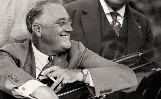Le président Franklin Roosevelt était un utilisateur régulier du porte-cigarette.