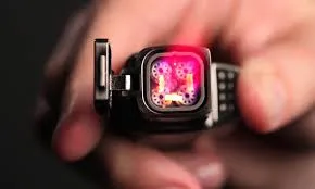 flamme du briquet chalumeau - idéal pour allumer les cigares.