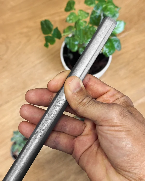 détail du manche de chicha quasar jabed 2.