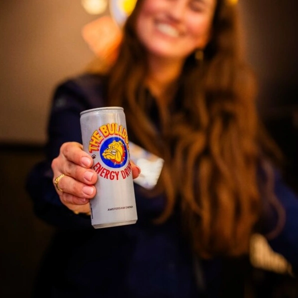 Boisson énergisante (energy drink) par The Bulldog Amsterdam