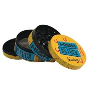 Grinder en métal composé de 4 parties dont un filtre tamis pour récupérer le pollen.