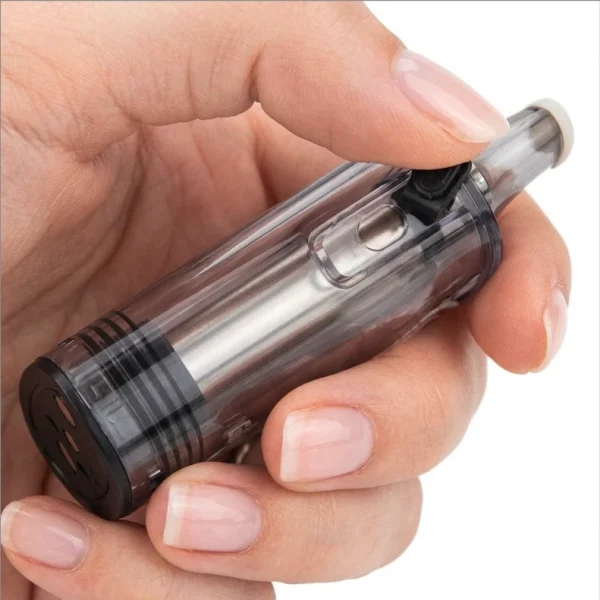 détail remplissage de la cartouche pod de la puff rechargeable JNR Gorilla