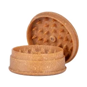 Grinder BEUZ fabriqué à partir de chanvre naturel - 2 parties - dents en pointe et aimant central